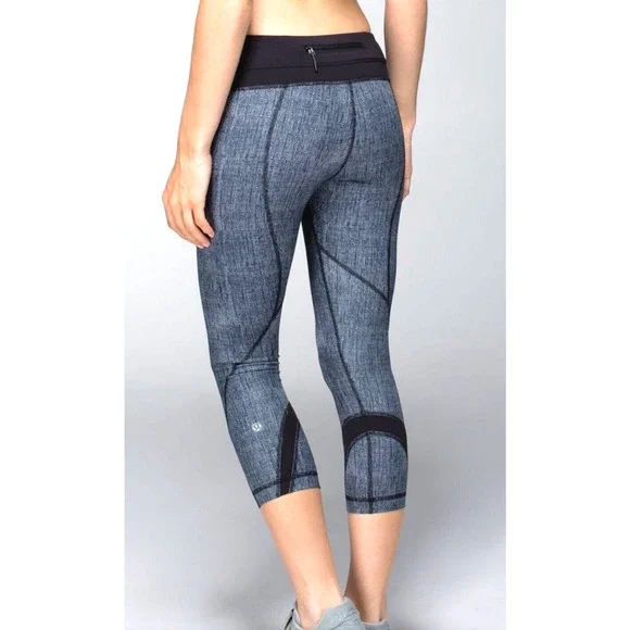Lululemon Inspire Crop Leggings Womens Size 2 Blue & Black Burlap Texture - Picture 3 of 6